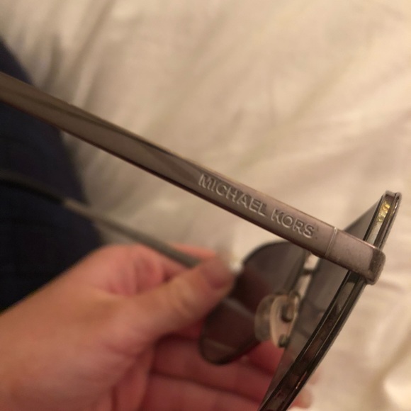 black michael kors aviators - Picture 4 of 5